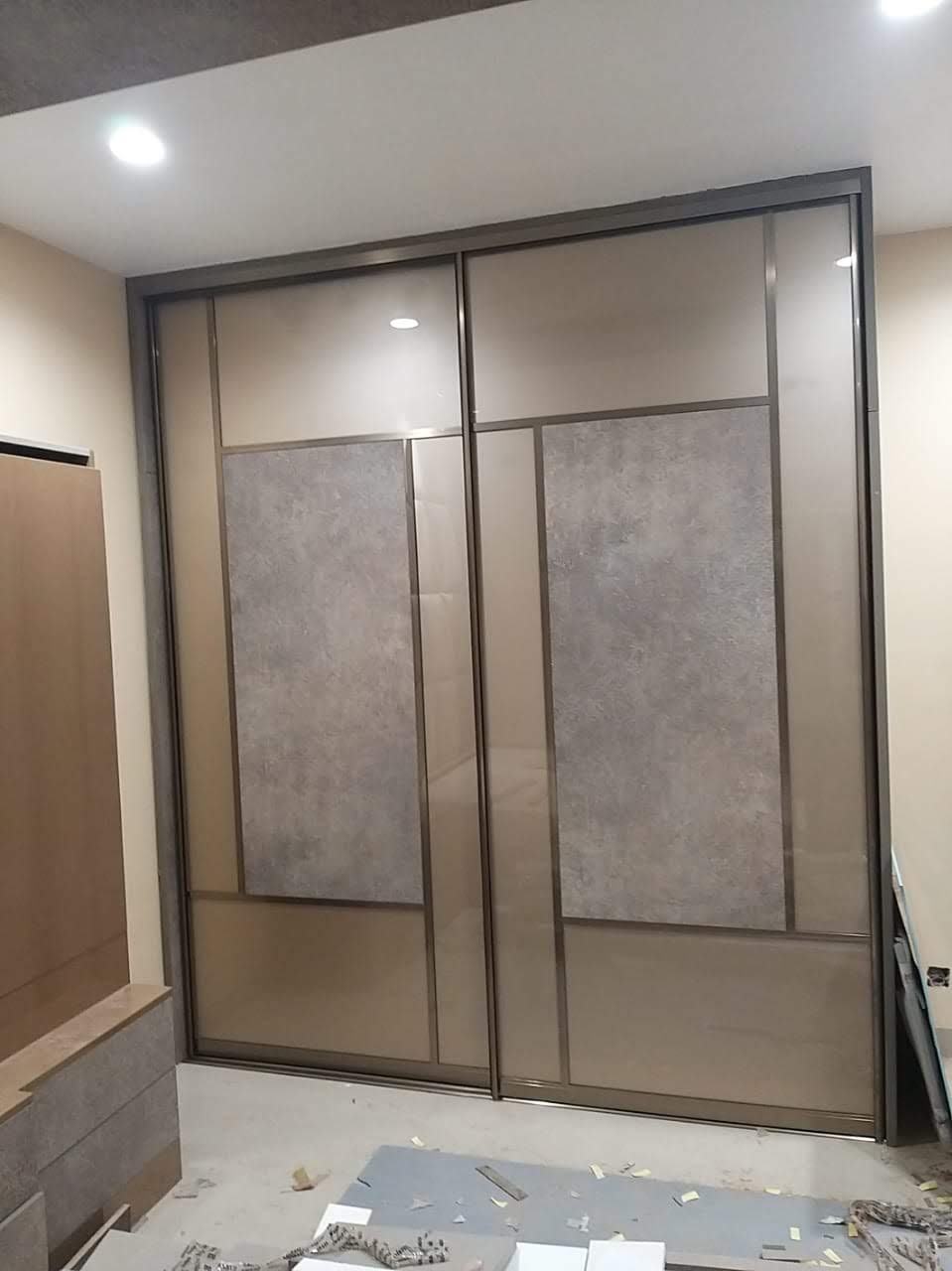 choose-your-lacquer-glass-wardrobe-design-in-gurgaon-gurugram-lowest-price-lacquer-glass-designs-gurgaon-india